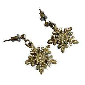 Silver snowflake pierced earrings drop & dangle ornate clear crystal sparkles